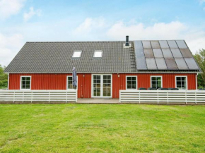 10 person holiday home in R m